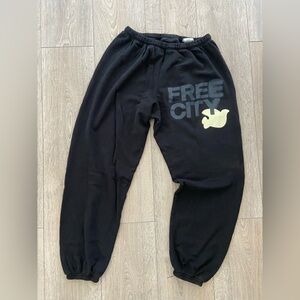 FreeCity black sweatpants - large